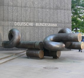 Bundesbank: Έλληνες τρέξτε, οι τράπεζες βρίσκονται στο παρά πέντε