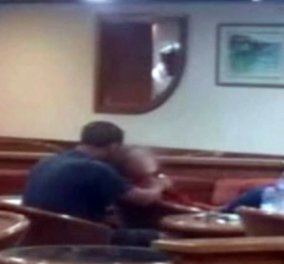 Άνδρας σε αμόκ απειλούσε με μαχαίρι κοπέλα μέσα σε πλοίο για Κρήτη με 650 επιβάτες 