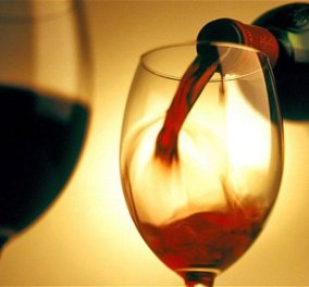 Ο Ντίνος Στεργίδης διαλέγει τα 10 καλύτερα ελληνικά κρασιά : Από το Blanc de Gris της Αρκαδίας μέχρι το Assyrtiko της Σαντορίνης! 