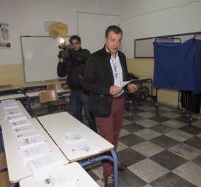 Σταύρος Θεοδωράκης στην κάλπη: «Η χώρα αλλάζει το πρώτο κόμμα - Αυτή η αλλαγή να γίνει στη σωστή κατεύθυνση»