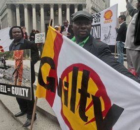 H Shell καταβάλλει αποζημίωση $83 εκατ. σε 15.000 Νιγηριανούς ψαράδες για δύο πετρελαιοκηλίδες που μόλυναν την περιοχή τους! 3 χρόνια κράτησε η δίκη‏