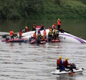 Τραγωδία με αεροπλάνο της TransΑsia Airways - 19 νεκροί, δεκάδες εγκλωβισμένοι μετά την πτώση του σε ποτάμι του Ταιπέι! (φωτό - βίντεο)