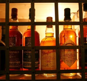 CV Distiller: Το μπαρ με τις... 500 διαφορετικές μάρκες ουίσκι! Ούτε στο Μανχάταν να ήμασταν!