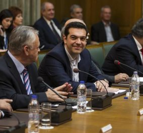 Τώρα σε εξέλιξη το Κυβερνητικό Συμβούλιο: Σημειωτόν για δημοψήφισμα; Κρίσιμες αποφάσεις μετά το Eurogroup