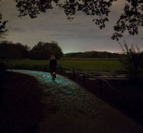 Όταν η έναστρη νύχτα του Βαν Γκογκ γίνεται ποδηλατόδρομος στην Ολλανδία: Η φαντασία που ξεπερνά το παραμύθι! (φωτό-βίντεο)