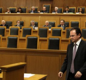 Δίκη Παπακωνσταντίνου: ''Είμαι αθώος κύριε πρόεδρε - Αρνούμαι κατηγορηματικά όλες τις κατηγορίες'' (Φωτό)