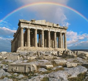 Daily Telegraph: "To ΔΝΤ κατέστρεψε την Ελλάδα" - Bloοmberg: "H Ελλάδα τα θέλει"