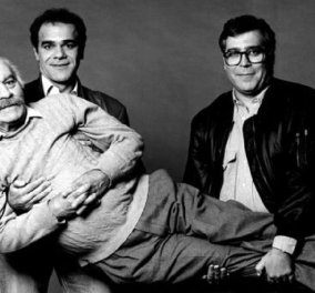 Εις μνήμην Μποστ μια αγαπησιάρικη φωτογραφία με τους δύο γιους του να τον κρατούν στα χέρια ψηλά - Αφιέρωμα! (φωτό) 