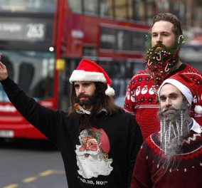 Smile: Η τελευταία χριστουγεννιάτικη τρέλα; Πολύχρωμες μικροσκοπικές μπάλες αξεσουάρ στα γένια-κλαδιά των ανδρών!