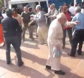 Βίντεο: Σας φτιάχνει το Βράδυ ο απίθανος χορός ενός ηλικιωμένου κυρίου - θεός !   