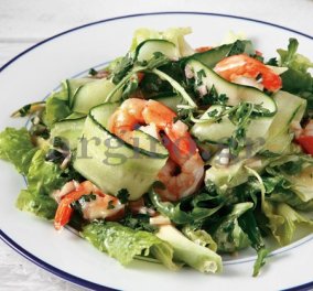 Πάμε μια εύκολη συνταγή σαλάτας µε γαρίδες και αβοκάντο; Η Αργυρώ την τελειοποιεί 