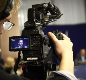 700 δημοσιογράφοι, καμεραμέν , φωτογράφοι από 44 χώρες για να καλύψουν το δημοψήφισμα 