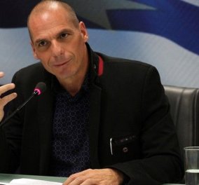 Βαρουφάκης: «Δυο δημοσιογράφοι εισέβαλαν στην αυλή μου»