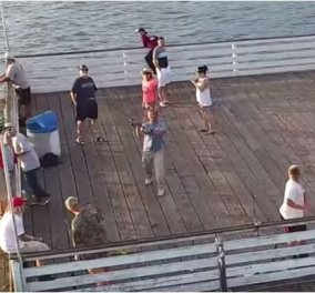 Βίντεο: Χαμός στο ίντερνετ με τον τσαντίλα ψαρά: Έριξε πετονιά και έπιασε drone 