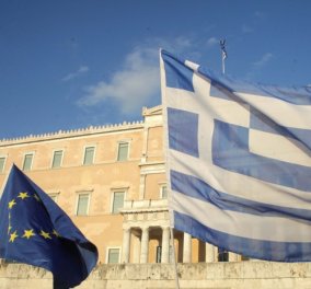 Telegraph: Χρειάζεται διαγραφή χρέους 100 δισ. ευρώ για να τα καταφέρει η Ελλάδα