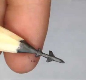 Βίντεο: Πώς ένας καλλιτέχνης δημιουργεί μικρά ανθρωπάκια σκαλίζοντας μύτες μολυβιών 