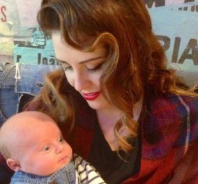 Story: Μητέρα ''έβαψε'' με σπρέι μαυρίσματος το μωρό της - Ψεκάστηκε λίγο πριν το θηλάσει 