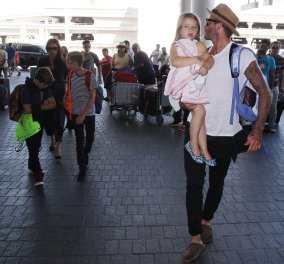 Η διάσημη οικογένεια Beckham επιστρέφει γιατί ανοίγουν τα σχολεία: Ντυμένοι στην τρίχα! Φώτο   
