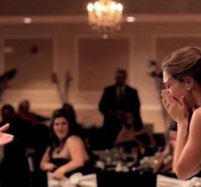 Story: Ο πατέρας της δεν ήταν στο γάμο της & αυτό που έκανε ο αδερφός της, έφερε δάκρυα στα μάτια μας - Βίντεο 