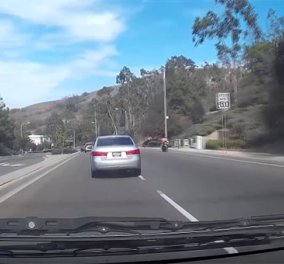 Βίντεο: Δείτε το παράξενο ατύχημα που συνέβη πρόσφατα σε δρόμο της πόλης La Habra στην Καλιφόρνια 