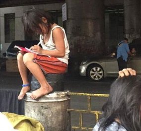 H ιστορία της μικρής Cielo: Λύνει τις ασκήσεις στους πολυσύχναστους δρόμους της Μανίλα & συγκινεί όλο τον κόσμο