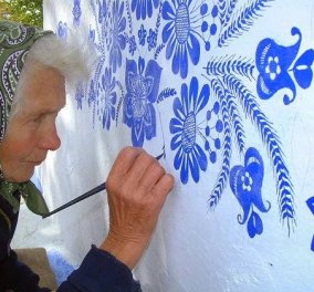 Top Woman η Agnes Kasparkova: Γιαγιά ετών 87 παρακαλώ ζωγράφισε & ομόρφυνε όλο το χωριό της