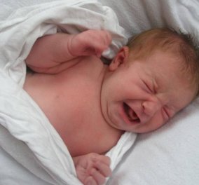Κρυφή κάμερα κατέγραψε μπέιμπι σίτερ να χτυπάει ένα μωρό εννέα μηνών στα Σκόπια 