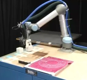 Βίντεο: Ρομποτική μητέρα σχεδιάζει και βελτιώνει τα παιδιά της ρομποτάκια  