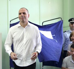 Στο Φάληρο ψήφισε ο Γιάνης Βαρουφάκης: Η οικονομική κρίση θα βαθαίνει & η πολιτική σκηνή θα ταλανίζει τον τόπο
