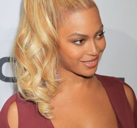Πρόστυχο το σάπιο μήλο φουστάνι της Beyonce - Καμαρώνει με ασορτί γουναρικό   