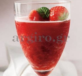 Το ποτό της ημέρας από την  φοβερή Αργυρώ: Δροσερό κολονέλο με φράουλες 