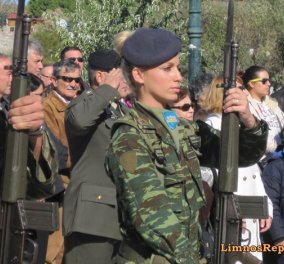 Άρωμα γυναίκας στη στρατιωτική παρέλαση της Λήμνου: Δείτε την ξανθιά καλλονή που μαγνήτισε τα βλέμματα όλων