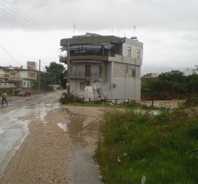 Απίστευτο: Ολόκληρη τριώροφη πολυκατοικία κατέρρευσε στο Καματερό λόγω κακοκαιρίας - φώτο πριν & μετά 