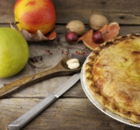 Ο Γιάννης Λουκάκος προτείνει: Εκπληκτική παραδοσιακή μηλόπιτα που θα γλείφετε τα χέρια σας!  