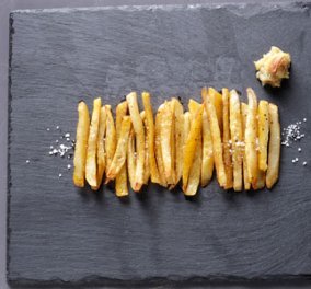 Τηγανητές πατάτες... φούρνου με σκόρδο και καυτερή πάπρικα - Απόλαυση σε light version χωρίς ενοχές