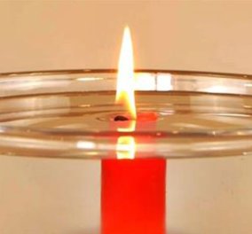Απίθανο & όμως αληθινό: Δείτε πώς να ανάψετε ένα κερί... κάτω από το νερό
