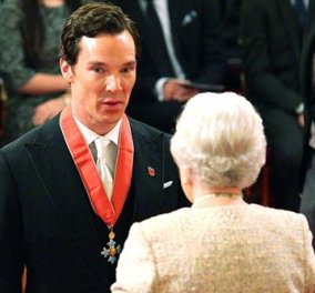 Η Βασίλισσα Ελισάβετ έχρισε τον Benedict Cumberbatch ιππότη: Ο Σέρλοκ μίλησε πάλι για τους πρόσφυγες της Λέσβου - Φώτο - Βίντεο 