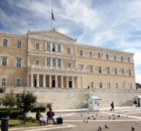 Πάσχος Μανδραβέλης: Υπάρχουν αυτονόητα στο δημοκρατικό σύστημα της Ελλάδας;