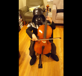 Βίντεο: 7χρονο αγόρι παίζει τσέλο και αγαπάει το Star Wars - Δείτε τον!