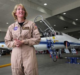 Αυτή τη γυναίκα διάλεξε ο Ρίτσαρντ Μπράνσον για να τον οδηγήσει στο διάστημα - Είχε πολεμήσει στο Ιράκ