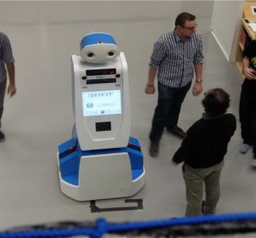Με λένε spencer και είμαι το ρομπότ που σας πάει παντού μέσα στο αεροδρόμιο του Άμστερνταμ 