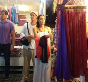 Έτσι απλά... η Αντζελίνα Τζολί και ο Μπραντ Πιτ για ψώνια στην Καμπότζη σε υπαίθρια αγορά