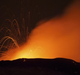 Αίτνα: "Ξύπνησε" το μεγαλύτερο ηφαίστειο της Ευρώπης - Βίντεο - Ο γίγαντας βρυχάται ξανά