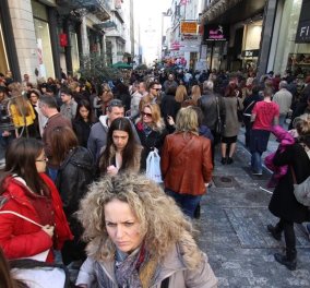 Ζωντάνεψαν οι αγορές στην Αθήνα και τη Θεσσαλονίκη - Το αδιαχώρητο επικράτησε στην Ερμού, λίγοι όμως ψώνισαν