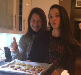 Η κόρη μου και εγώ φτιάξαμε μελομακάρονα και μπισκοτάκια με συνταγές του Άκη! Φωτό - Σας ευχόμαστε eirinika Χριστούγεννα!
