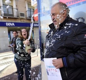 Good News: Σε παροξυσμό οι Ισπανοί - Το χριστουγεννιάτικο λαχείο μοίρασε 2,24 δισ. ευρώ σε ολόκληρες πόλεις
