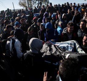 Σε αναβρασμό η Ειδομένη: Σκληρές εικόνες με τον νεκρό Μαροκινό σε... Περιφορά & προκλητικό τον ΥΠΕΞ. Σκοπίων