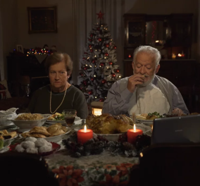 Η τρυφερή, συγκινητική & εκπληκτική ταινία του Θοδωρή Παπαδουλάκη για τα Χριστούγεννα των γονιών μέσω skype