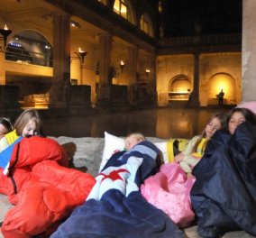 Good News: Τα παιδιά περνούν τη νύχτα τους στο Μουσείο Sleepover & ο πολιτισμός παιχνίδι 