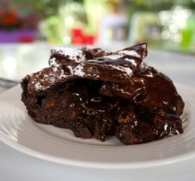 Εύκολη γλυκιά νοστιμιά από τον Βαγγέλη Δρίσκα: Δοκιμάστε Σουφλέ με ψωμί, σοκολάτα και καραμέλα